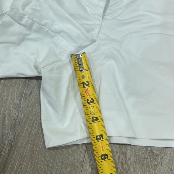 White shorts - Picture 3 of 5